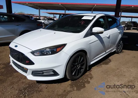 2018 Ford Focus St z USA, uszkodzony, nr VIN 1FADP3L94JL230686